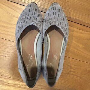 Tom's grey suede flats